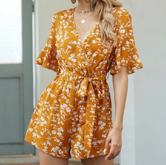 Floral Romper Jumpsuit - Picture 3 of 6